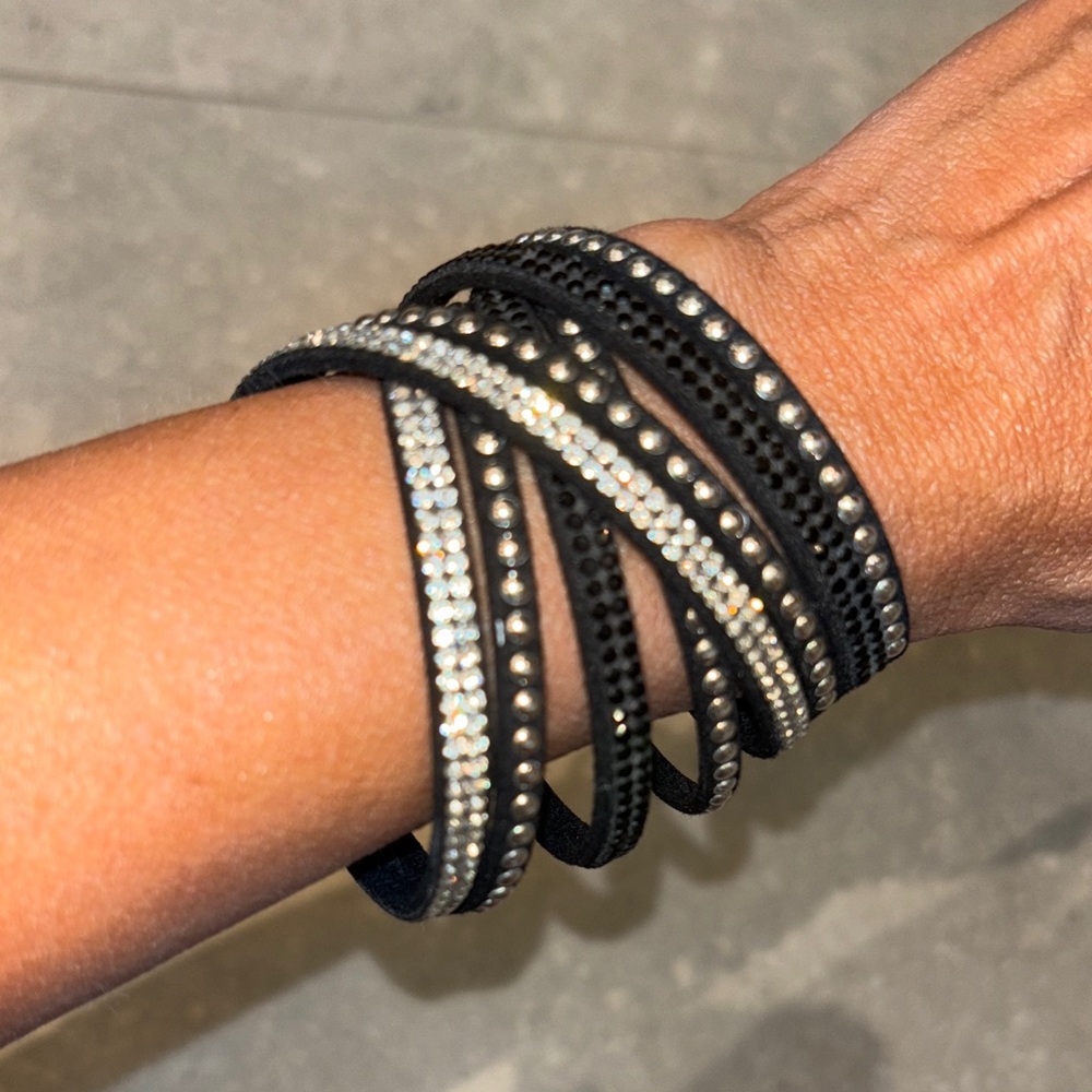 Black, crystal double-wrap bracelet